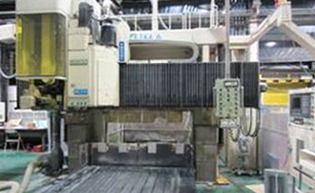 Large NC machining  center.Okuma　MCV-20A　　五面加工機
